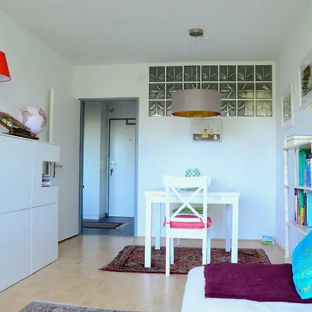 Apartment Bright And Cozy In A Quiet Area - Free Parking, Central *