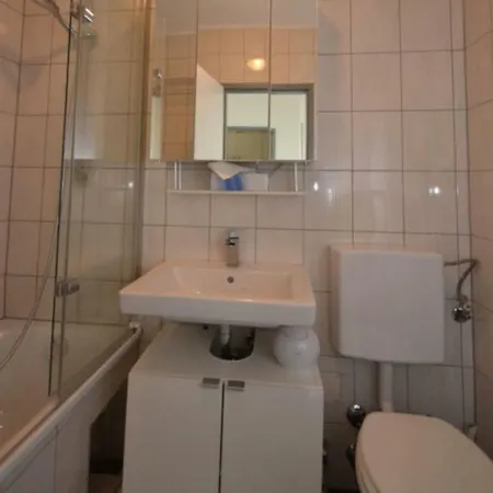 Bright And Cozy In A Quiet Area - Free Parking, Central