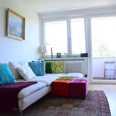 Bright And Cozy In A Quiet Area - Free Parking, Central Apartment Salzburg