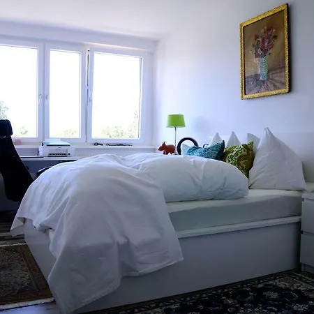 Apartment Bright And Cozy In A Quiet Area - Free Parking, Central